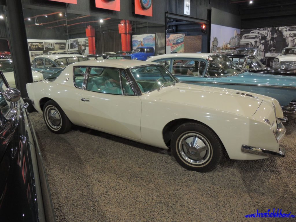 Автомобиль Studebaker Avanti