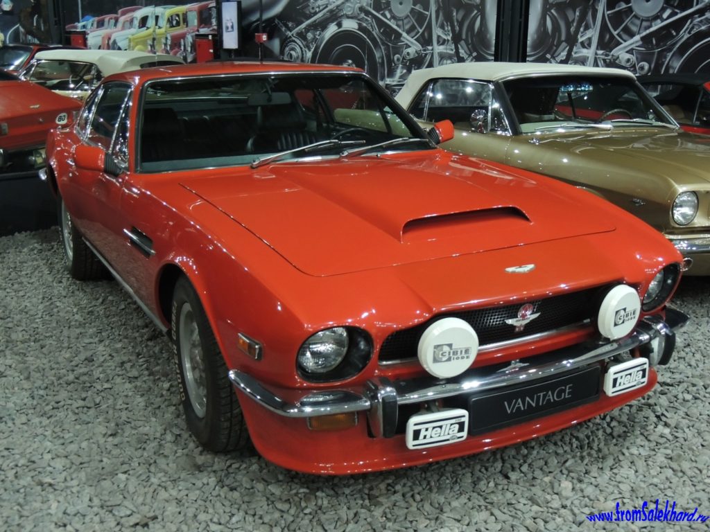 Автомобиль Aston Martin Vantage