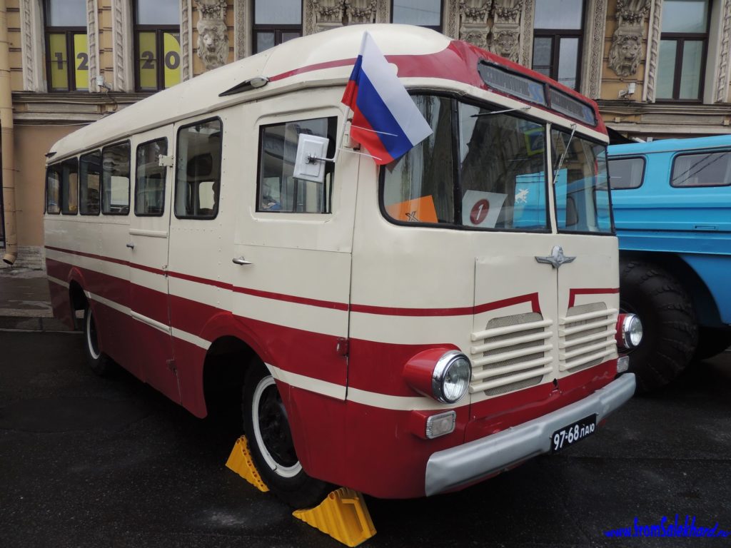 Автобус РАФ-976